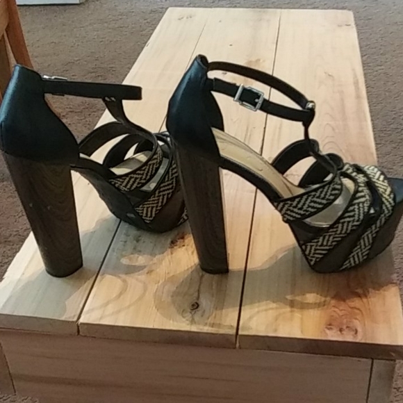 Jessica Simpson platforms - Picture 3 of 3